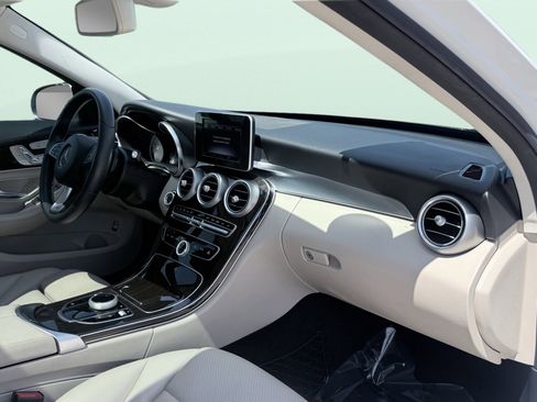 Used 2018 Mercedes-Benz C 300 Sedan image 53