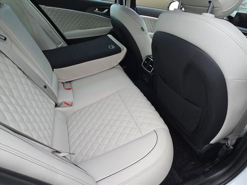 Used 2025 Genesis G70 3.3T Advanced w/ Sport Prestige Package image 9