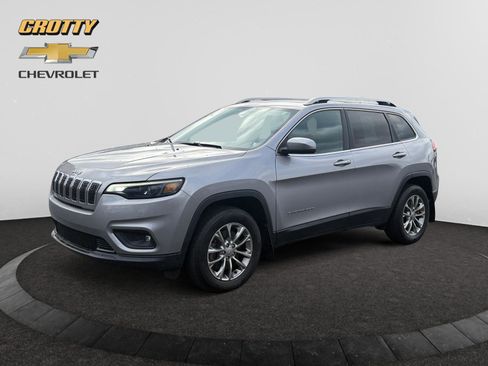 Used 2019 Jeep Cherokee Latitude Plus w/ Cold Weather Group image 1