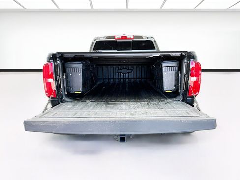 Used 2021 Chevrolet Colorado Z71 w/ Z71 Midnight Edition AWD/4WD image 17