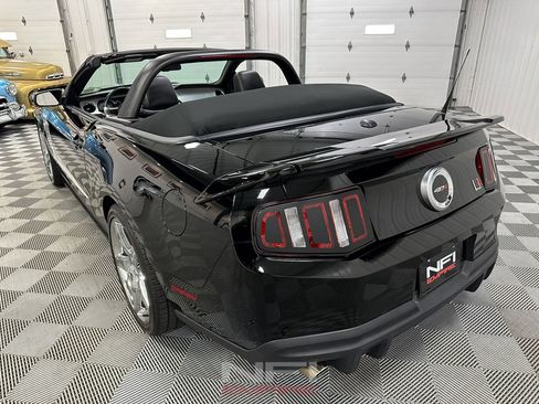 Used 2010 Ford Mustang GT image 17