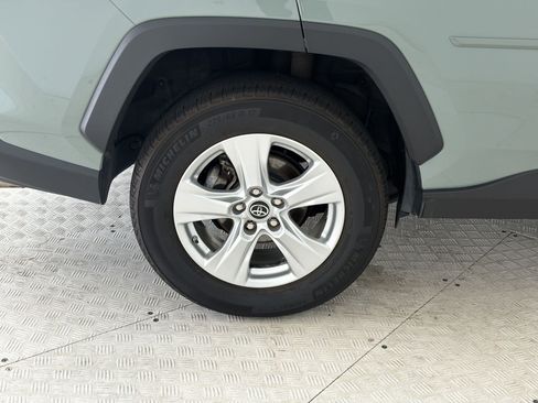Used 2019 Toyota RAV4 XLE w/ Convenience Package AWD/4WD image 12