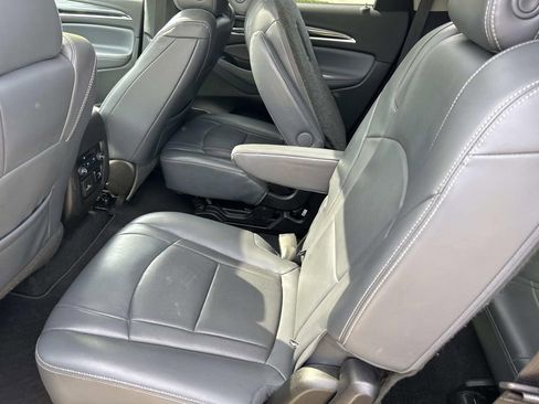 Used 2018 Buick Enclave Essence FWD image 23