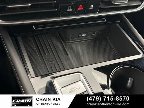 Used 2025 Volkswagen Atlas Cross Sport SE image 19