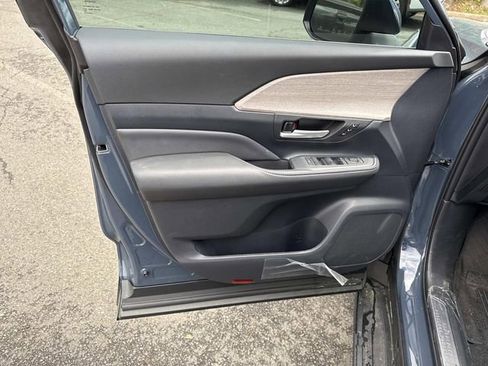 Used 2026 Toyota Grand Highlander AWD image 13