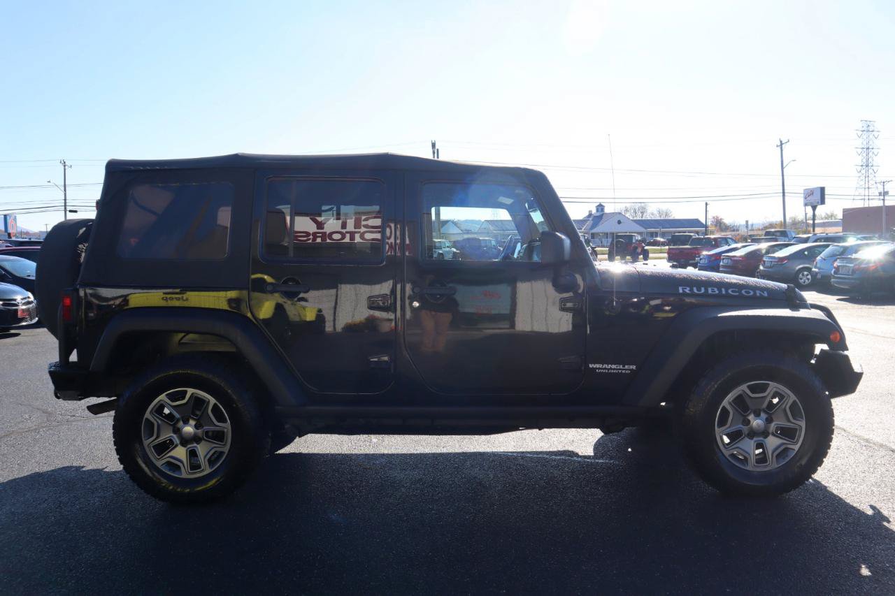Used 2014 Jeep Wrangler Unlimited Rubicon w/ Connectivity Group AWD/4WD image 6