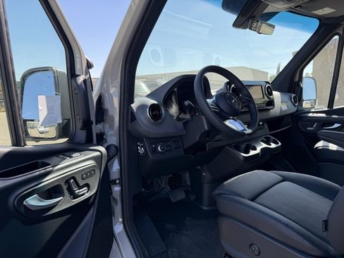 New 2025 Mercedes-Benz Sprinter 2500 image 11