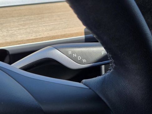 Used 2023 Tesla Model Y AWD image 14