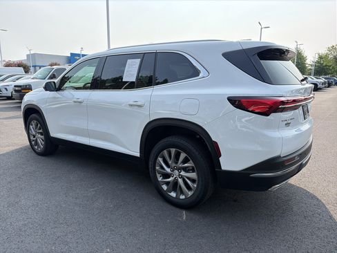 Used 2026 Buick Enclave Preferred w/ Power Package FWD image 8