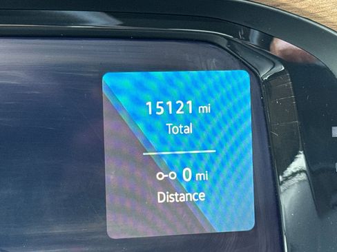 Used 2025 Volkswagen Atlas SE image 30