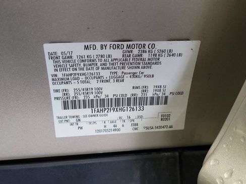 Used 2017 Ford Taurus Limited FWD image 33