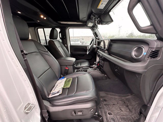 Used 2024 Jeep Wrangler High Altitude AWD/4WD image 27