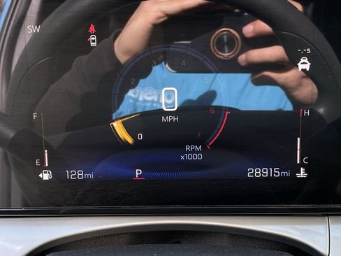 Certified 2025 Chevrolet Trax LT image 15