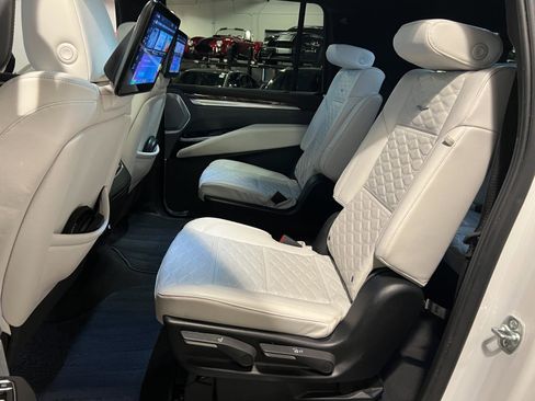 Used 2025 Cadillac Escalade ESV Sport Platinum AWD/4WD image 31