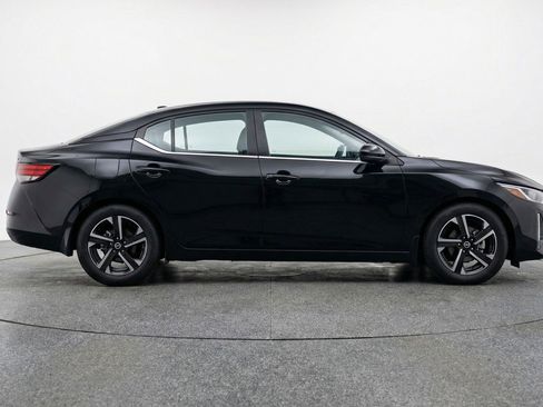 Used 2025 Nissan Sentra SV image 11