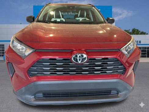 Used 2021 Toyota RAV4 LE image 8