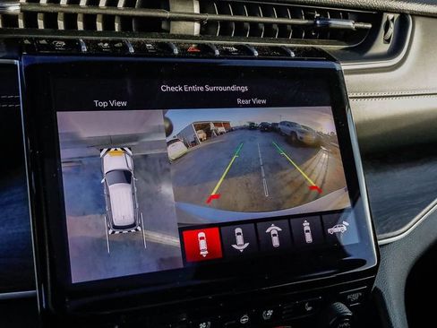 Certified 2024 Jeep Grand Cherokee L Limited w/ Luxury Tech Group II image 30