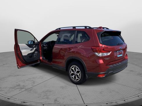 Used 2023 Subaru Forester Premium AWD/4WD image 10