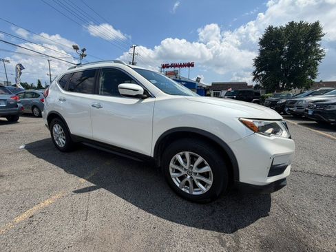 Used 2018 Nissan Rogue SV AWD/4WD image 2