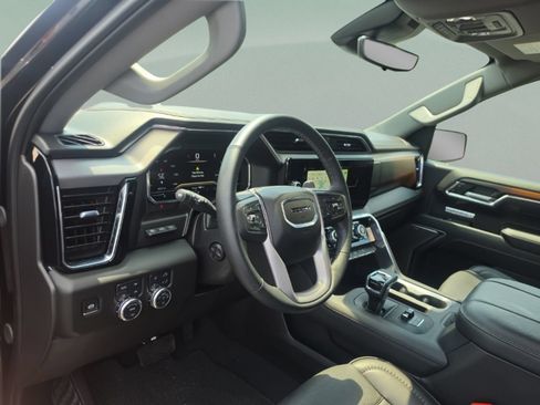 Used 2025 GMC Sierra 1500 Denali w/ Technology Package AWD/4WD image 19