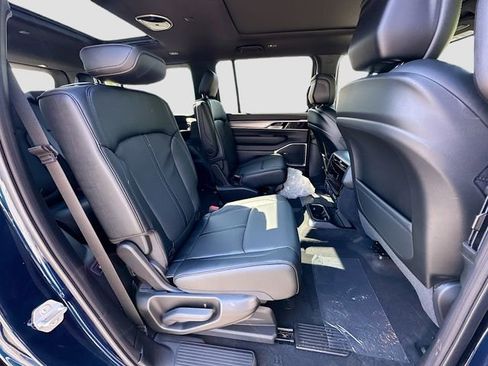 New 2026 Jeep Grand Wagoneer 4WD image 31