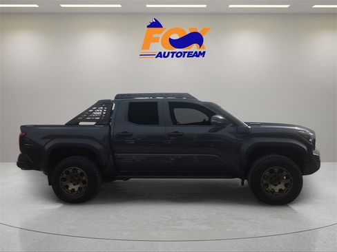 Used 2024 Toyota Tacoma Trailhunter image 6