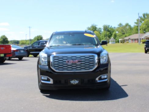 Used 2020 GMC Yukon XL Denali RWD image 3