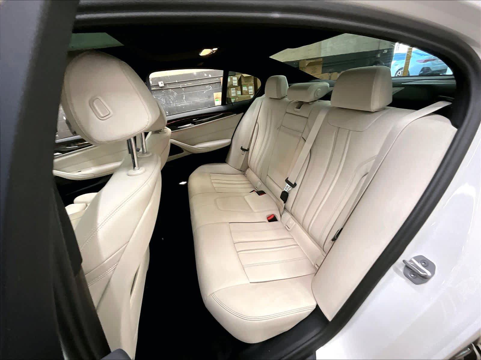 Used 2023 BMW 540i w/ M Sport Package RWD image 31
