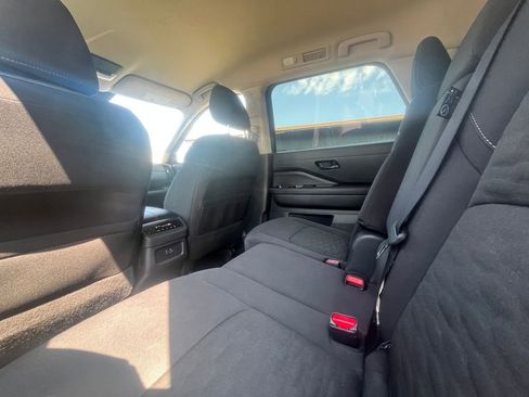 Used 2025 Nissan Pathfinder SV AWD/4WD image 16