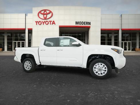 New 2026 Toyota Tacoma SR5 AWD/4WD image 4