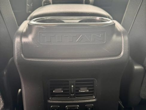 Used 2017 Nissan Titan PRO-4X w/ Pro-4x Convenience Package AWD/4WD image 14