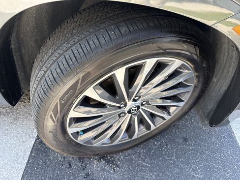 Used 2024 Hyundai Palisade Calligraphy FWD image 7