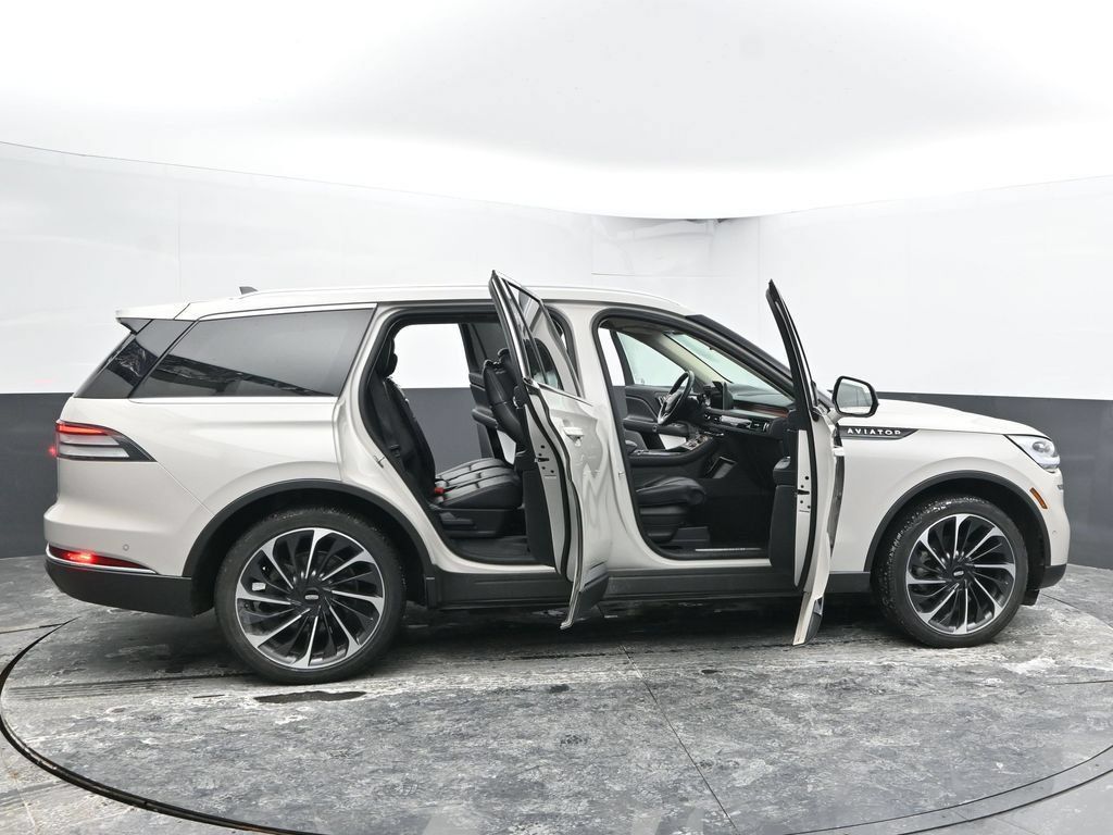 Used 2024 Lincoln Aviator Reserve w/ Equipment Group 201A AWD/4WD image 60