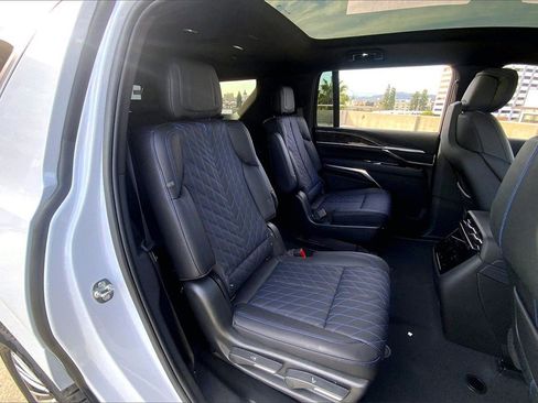 New 2026 Cadillac Escalade IQL Luxury image 32