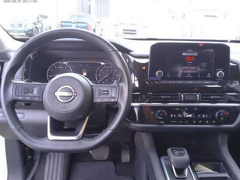 Used 2025 Nissan Pathfinder SV AWD/4WD image 12