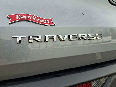 Used 2025 Chevrolet Traverse LT image 31