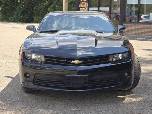 Used 2015 Chevrolet Camaro LT RWD image 2
