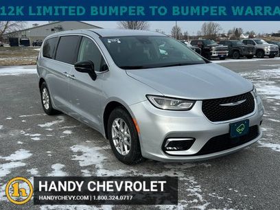 Used 2024 Chrysler Pacifica Touring-L