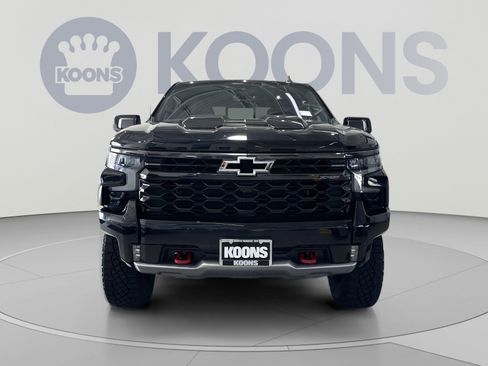 Used 2023 Chevrolet Silverado 1500 ZR2 w/ Technology Package AWD/4WD image 4