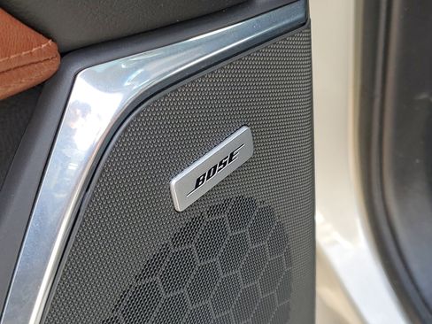 Used 2015 Cadillac Escalade Premium image 7