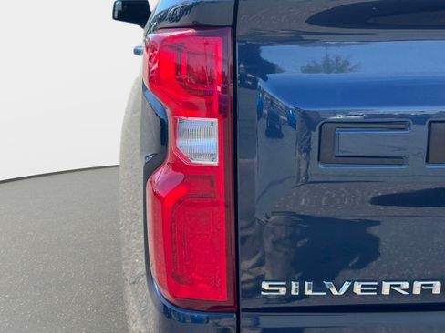 Used 2021 Chevrolet Silverado 1500 RST AWD/4WD image 12