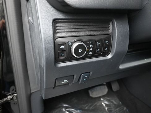 New 2026 Ford F250 Platinum w/ FX4 Off-Road Package image 13