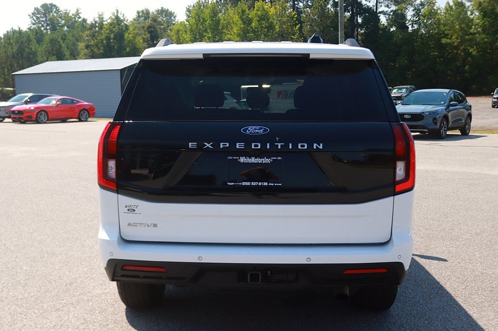 Used 2025 Ford Expedition Active RWD image 6