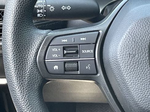 Used 2024 Honda HR-V LX image 12