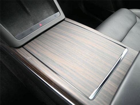 Used 2023 Tesla Model X image 5