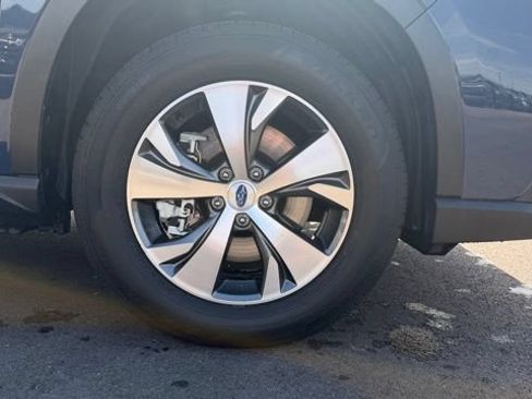 Used 2025 Subaru Ascent Premium w/ Premium Package AWD/4WD image 9