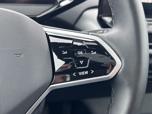 Used 2023 Volkswagen ID.4 Pro S Plus image 19