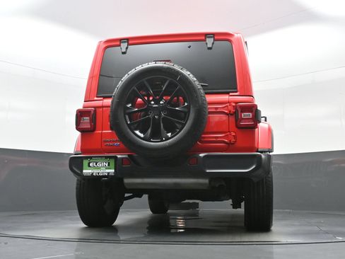 Used 2025 Jeep Wrangler Unlimited Sahara AWD/4WD image 30