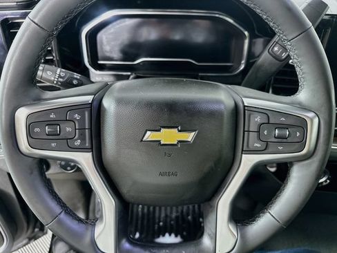 Used 2023 Chevrolet Silverado 1500 LT AWD/4WD image 19