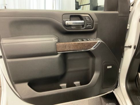 Used 2022 GMC Sierra 3500 Denali AWD/4WD image 21